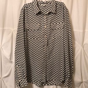 Black and white chevron polyester blouse